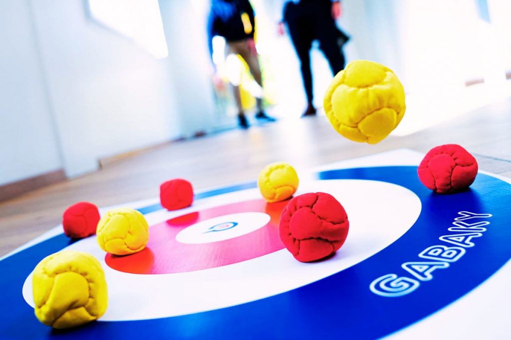 jeu de soirée entre amis gabaky lancer précision