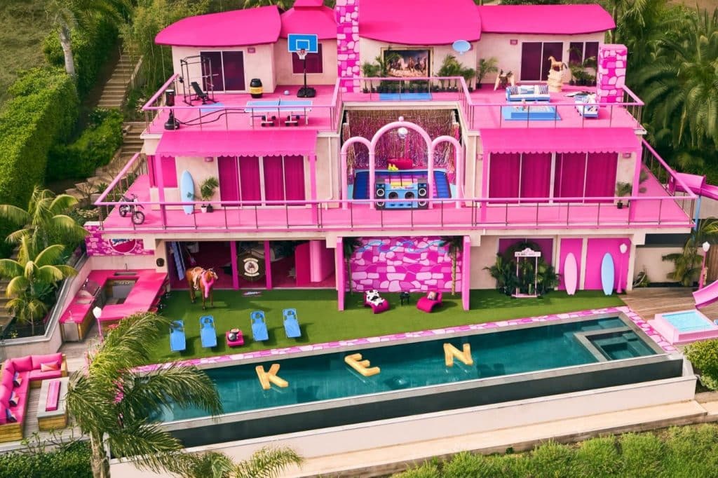 ken dream house piscine maison barbie rose réalité film