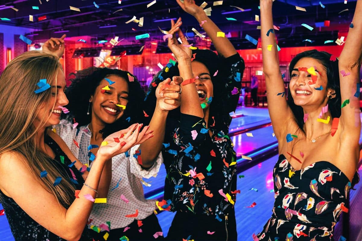 Dress code anniversaire : invités adaptant leur tenue selon l'âge et l'ambiance